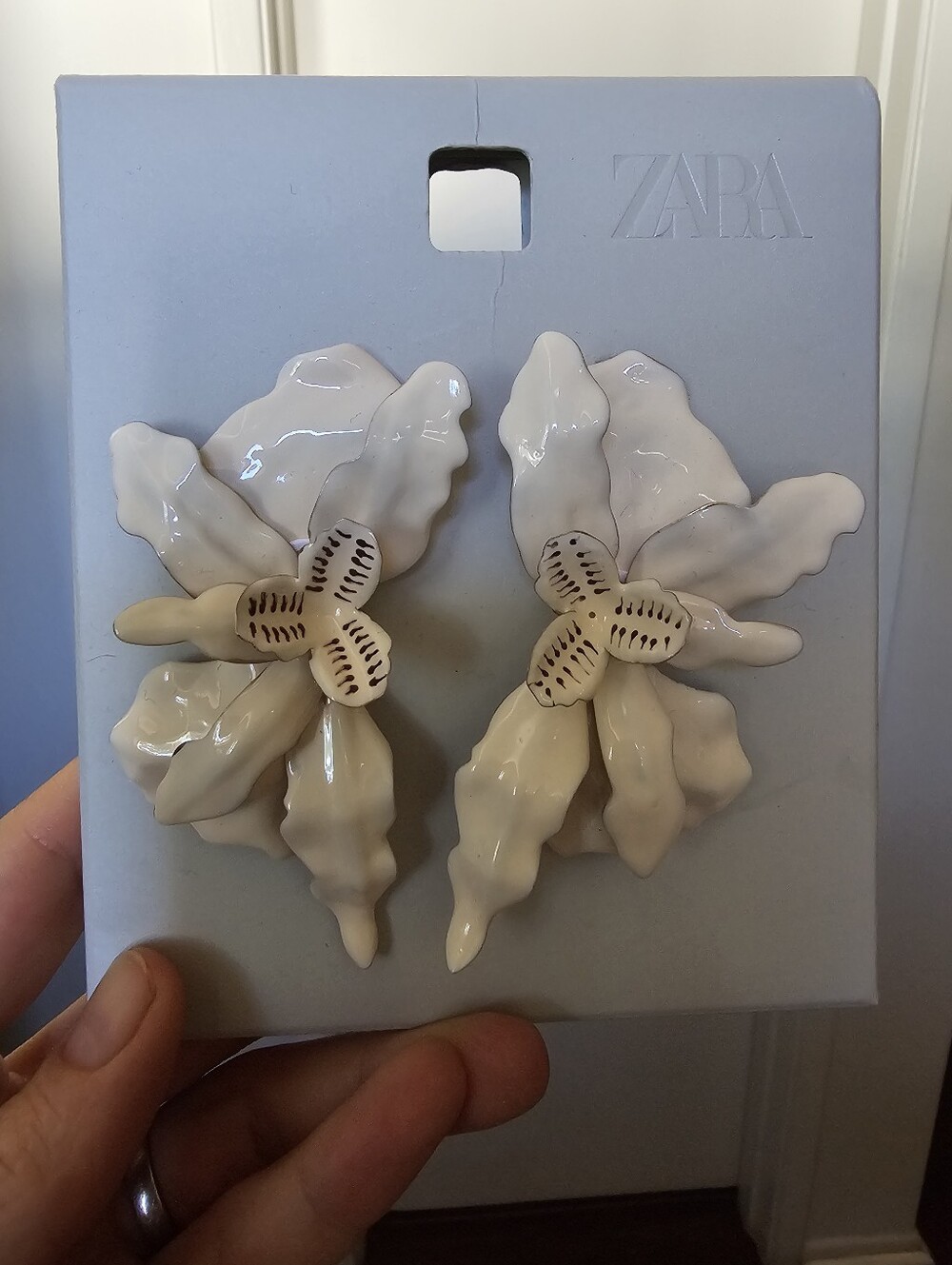 NWT Zara Cream Floral Sculptural Drop Earrings - Women Jewelry.